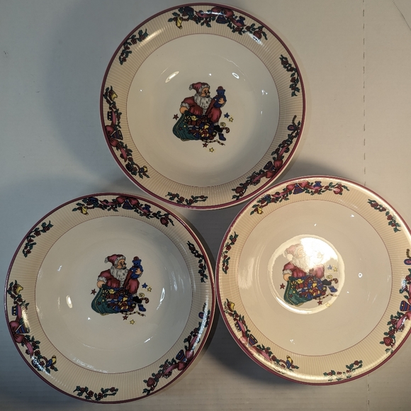 Vintage GEI Design Christmas Serving Bowls Set of 3 9 inch Retro Santa Gifts - Picture 12 of 16